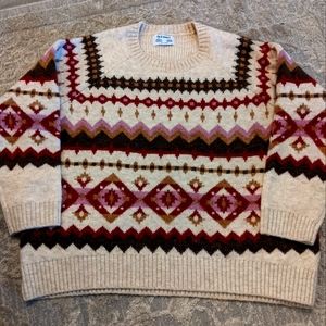 NWOT Old Navy Cream & Red Print Sweater Size M